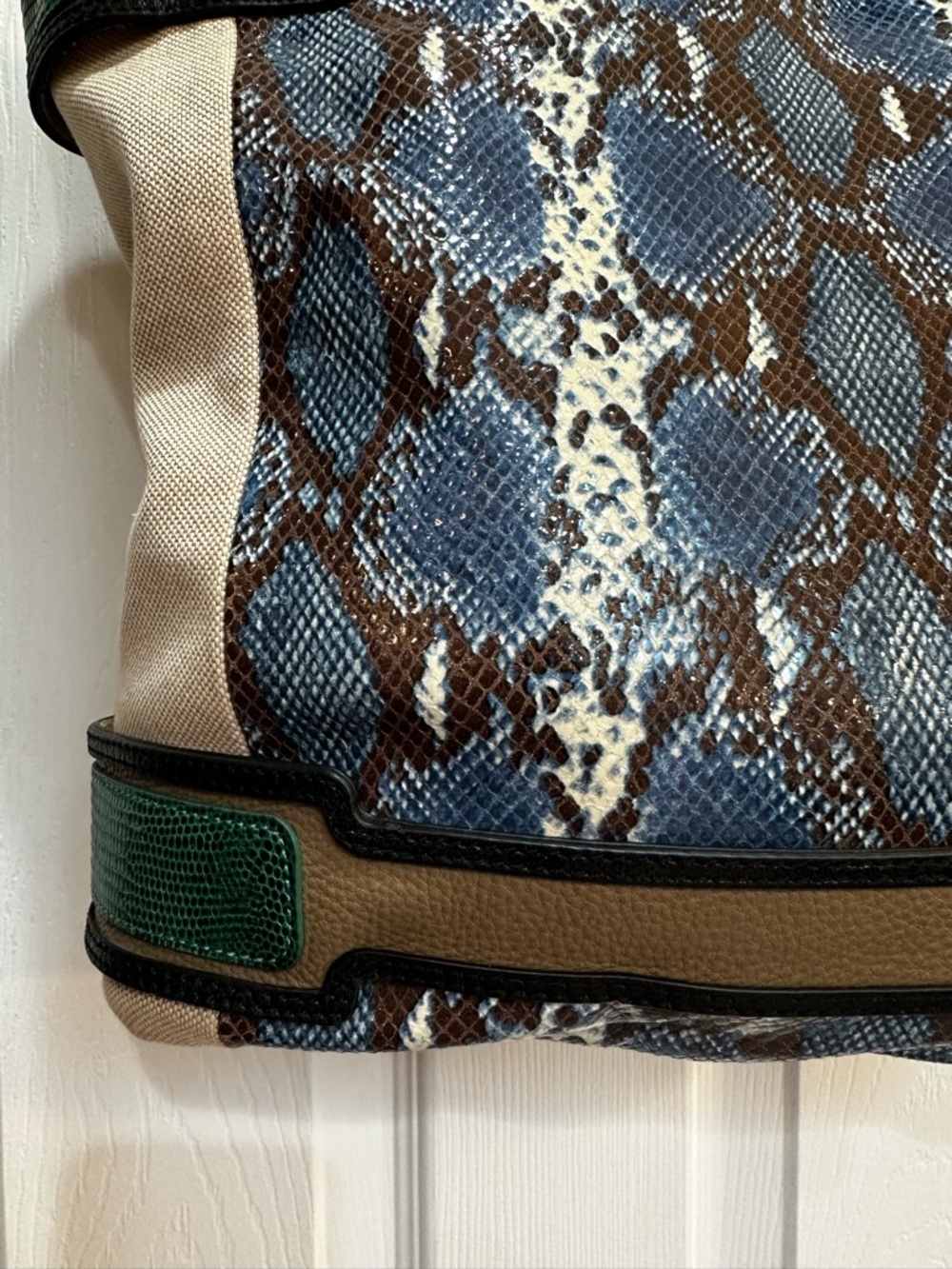Vince Camuto snake print tote bag - Picture 3 of 13